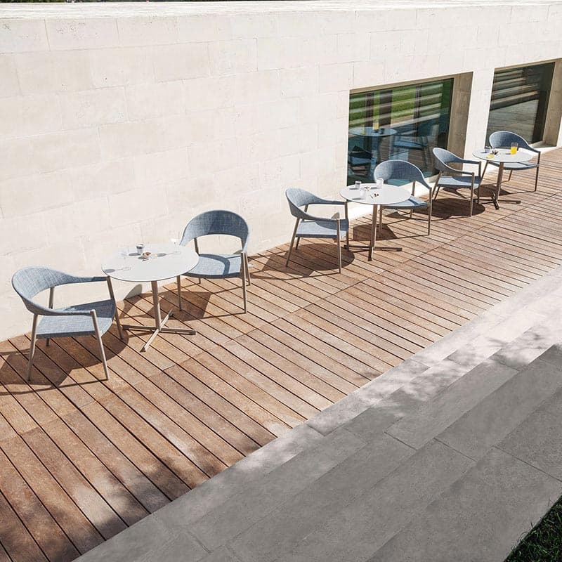 Clever Outdoor Lounge by Varaschin