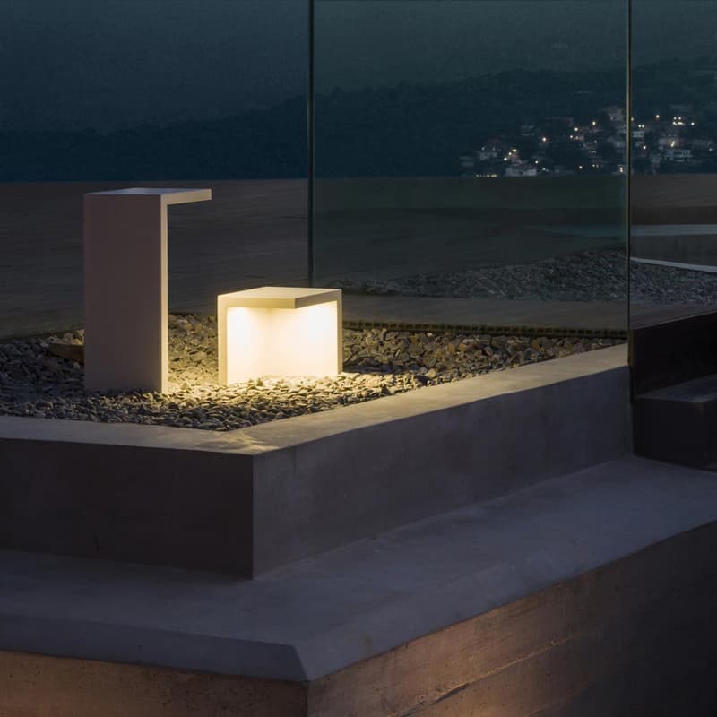 Empty Outdoor Lighting by Vibia