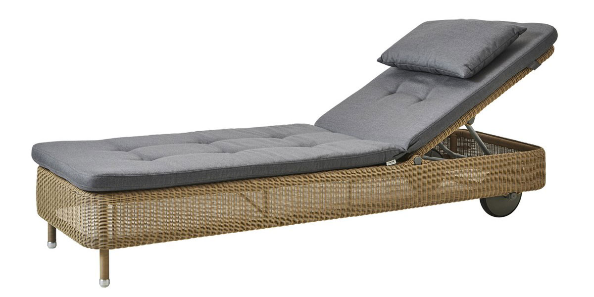 8 Great Ideas For Rustic Garden Furniture Designs