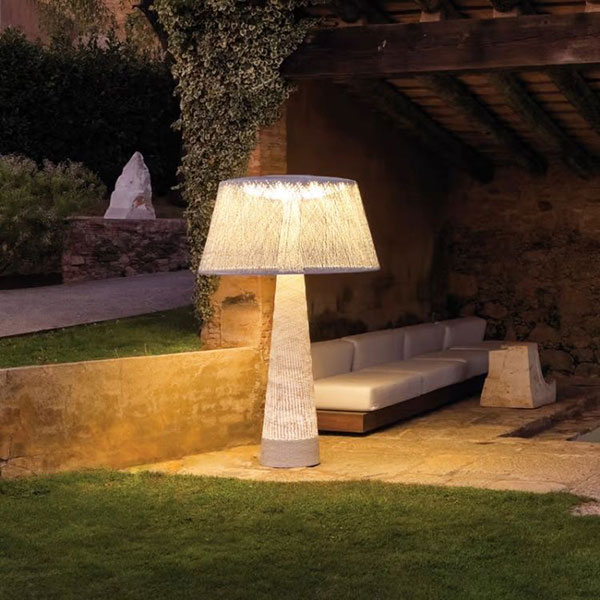 8 Outdoor Floor Lamps to Create Ambience