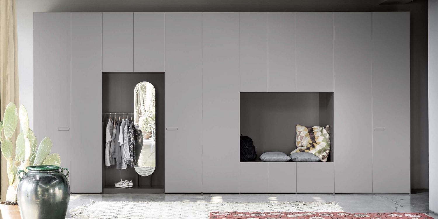 Do Fitted Wardrobes Have To Go To The Ceiling?