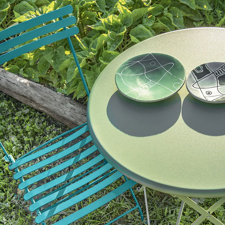 How Thick Should An Outdoor Tabletop Be?