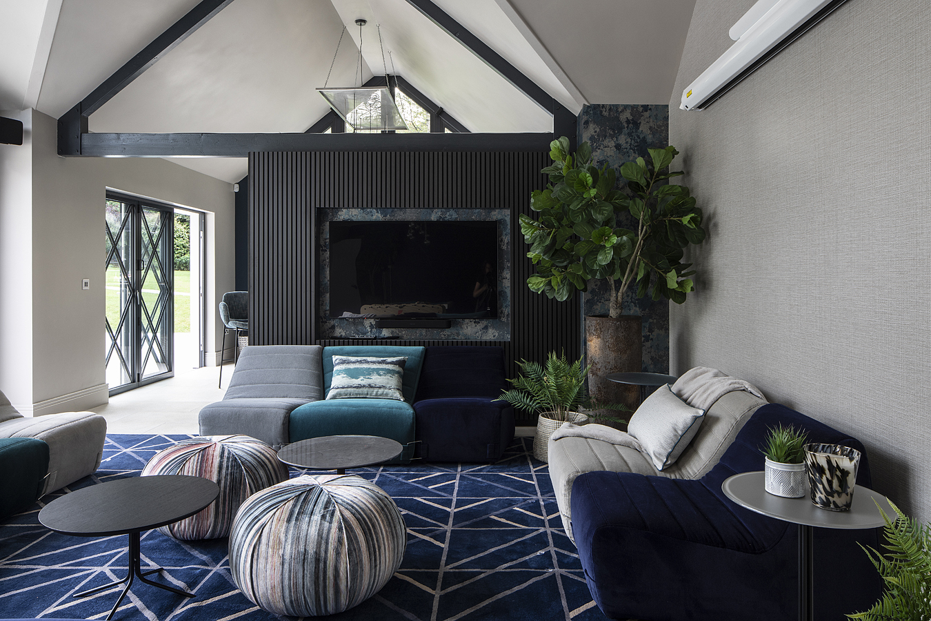 FCI London guide to buying a family sofa: deep seats, hard-wearing upholstery, pet-friendly.