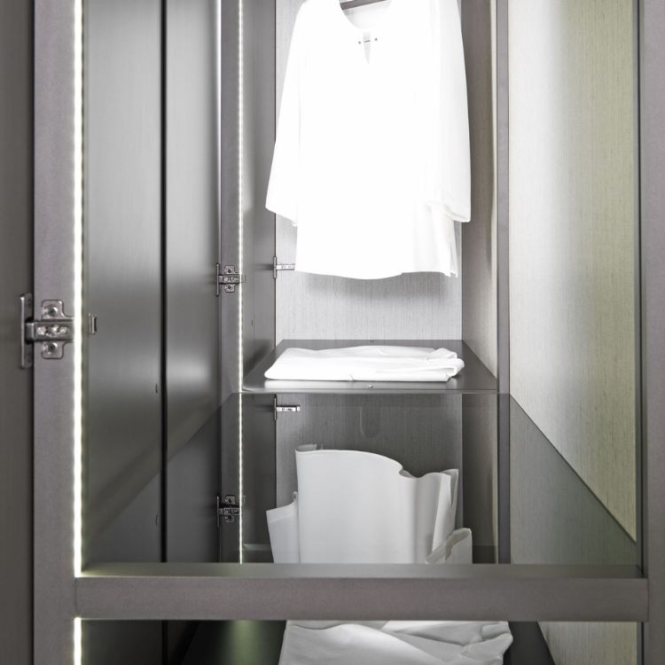 The Benefits of Fitted Wardrobe Mirrors