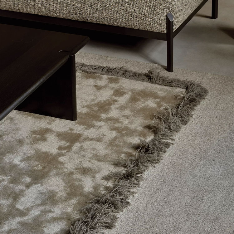 How to Decorate a Room with a Luxury Rug
