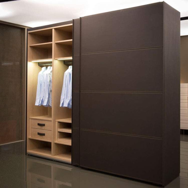 The Difference Between Traditional and Modern Luxury Wardrobe Design