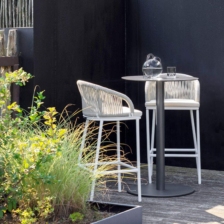 The Benefits of Investing in Modern Outdoor Furniture