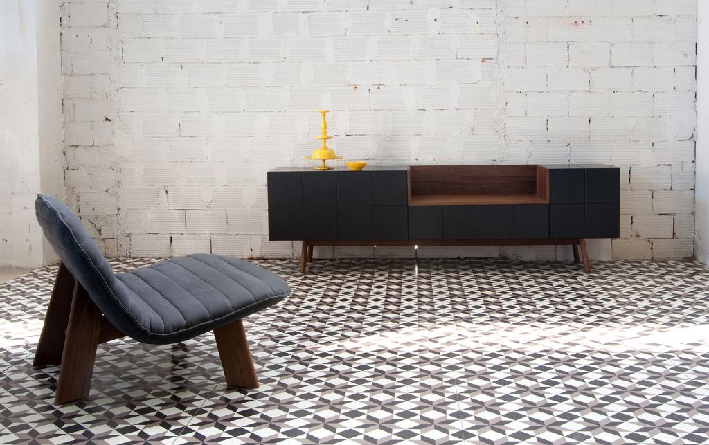 Al2 Mos I Ko sideboard with geometric detailing