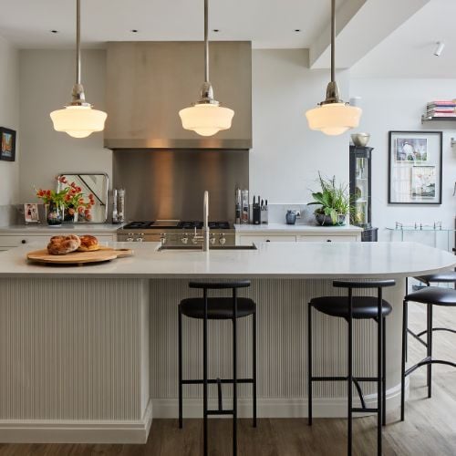 5 Kitchen Pendant Lighting Trend Designers Are Loving in 2026