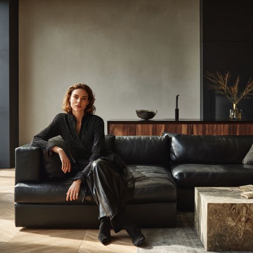 Leather vs Fabric Sofas: Single Women's Verdict for 2025