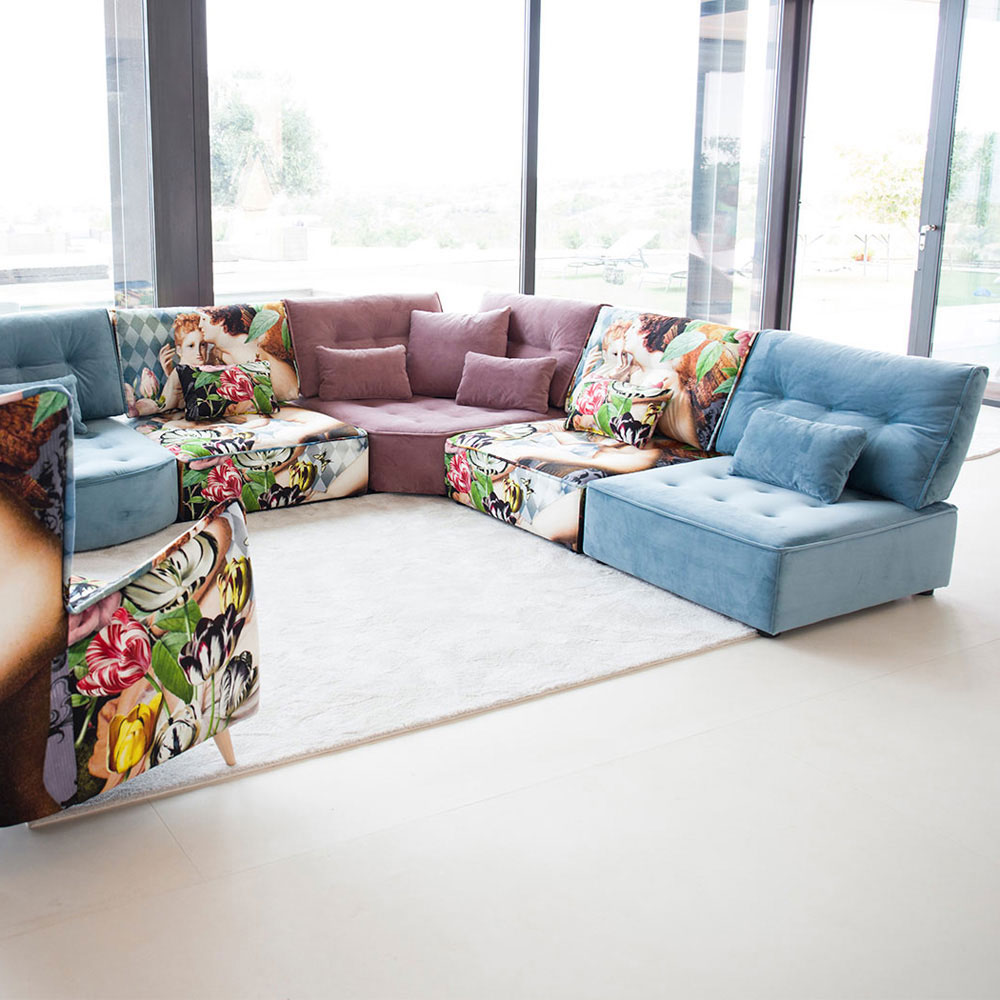 Arianne Love Sofa by Fama