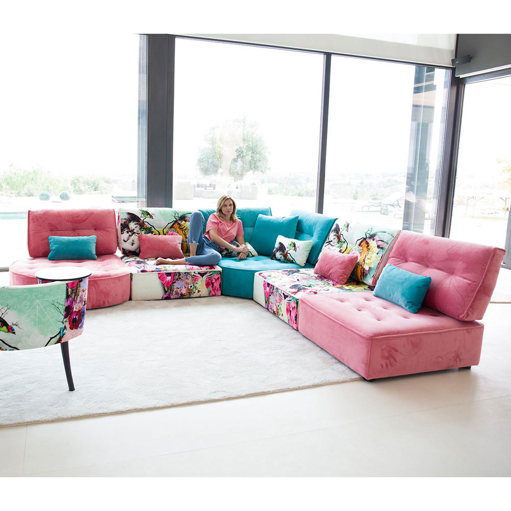 Arianne Love Sofa by Fama