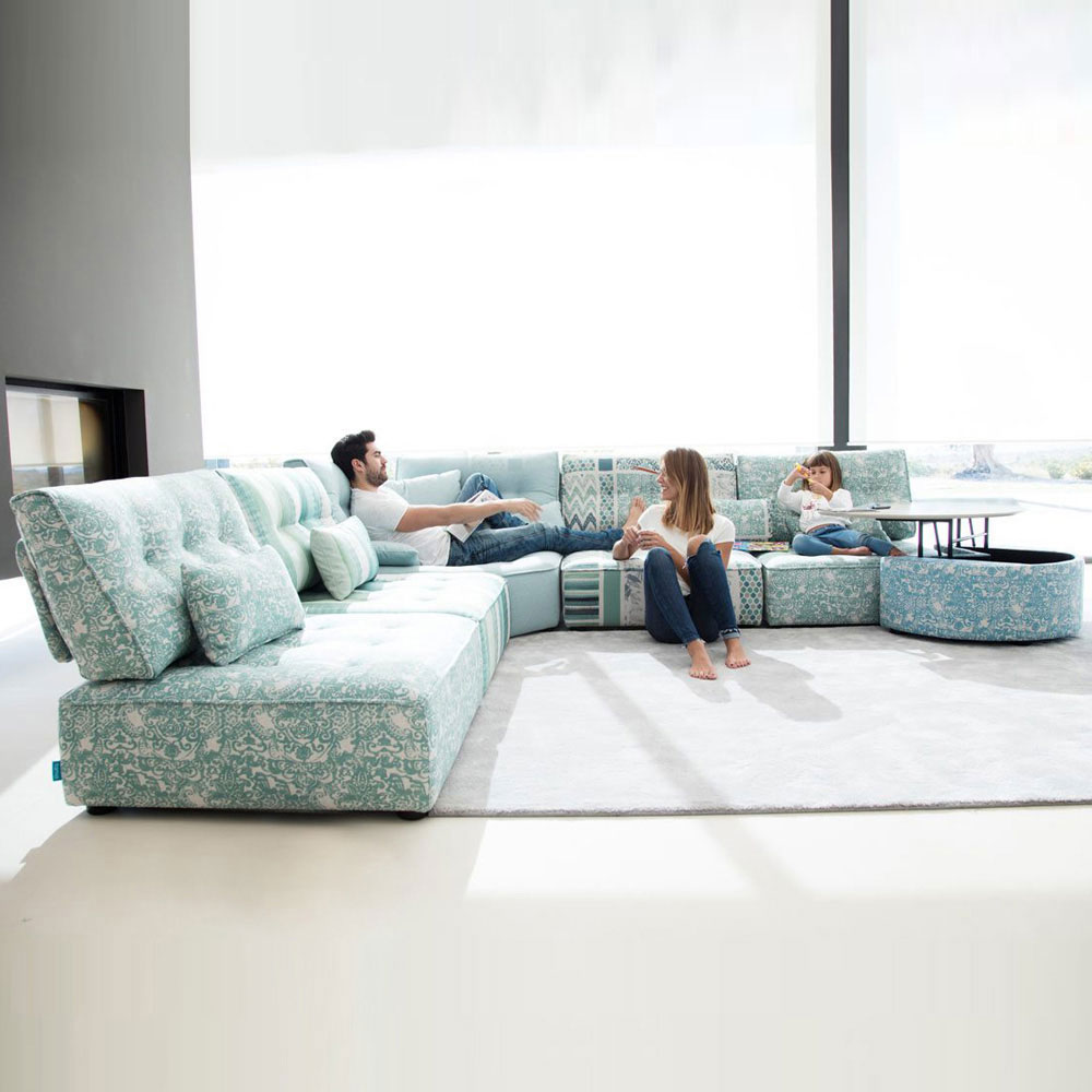 Arianne Love Sofa by Fama