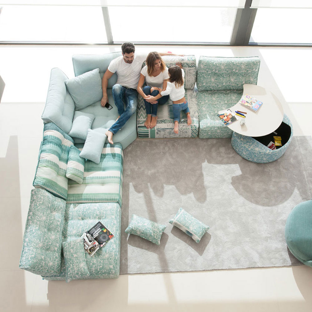 Arianne Love Sofa by Fama